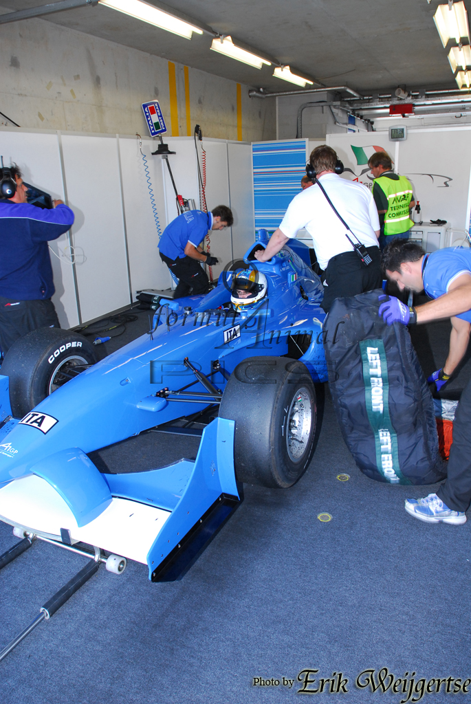 663x1001 pixels (676K)