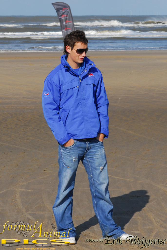 663x1001 pixels (271K)