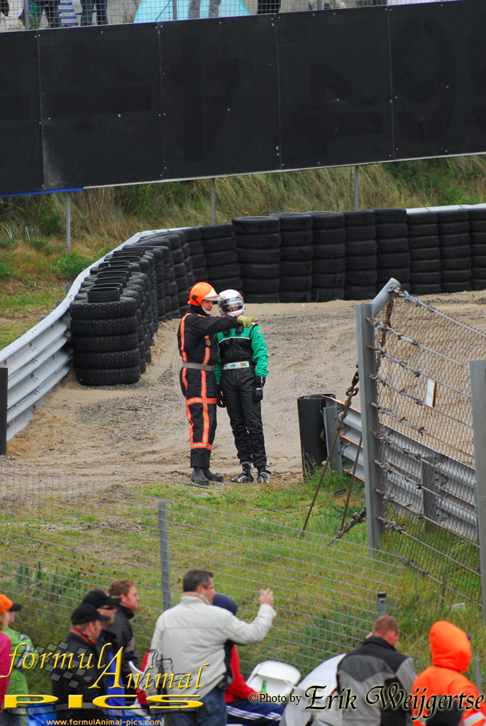 663x1001 pixels (364K)