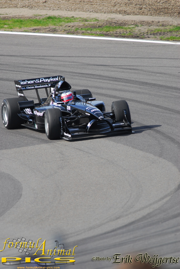 663x1001 pixels (268K)