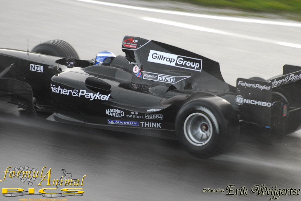 1002x662 pixels (409K)