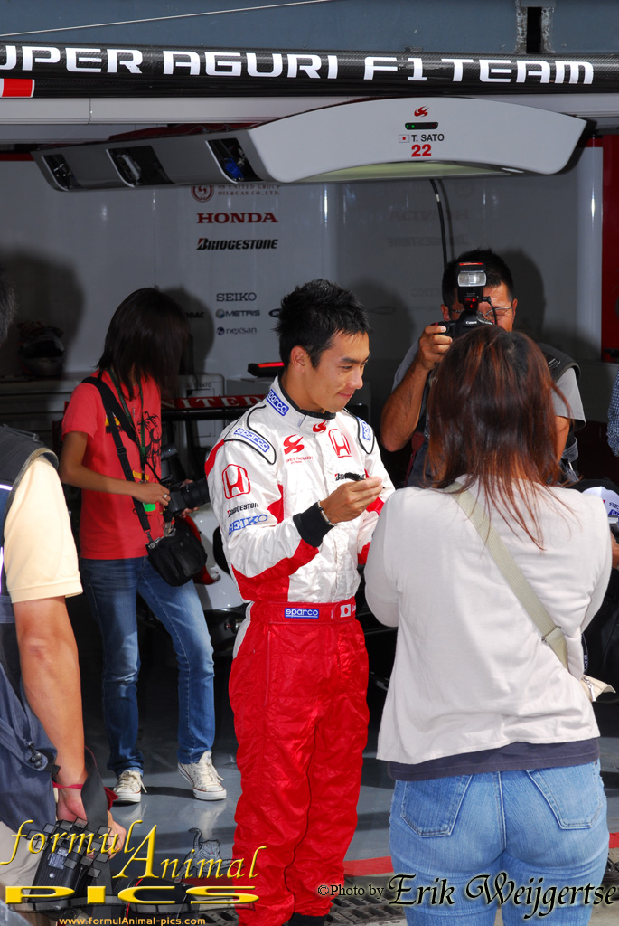 663x1001 pixels (300K)