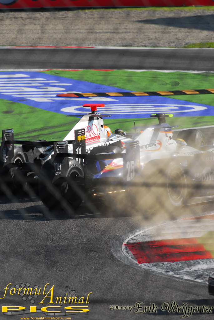 663x1001 pixels (290K)