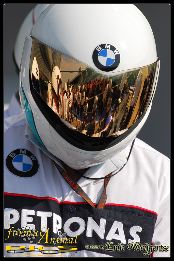 663x1001 pixels (287K)