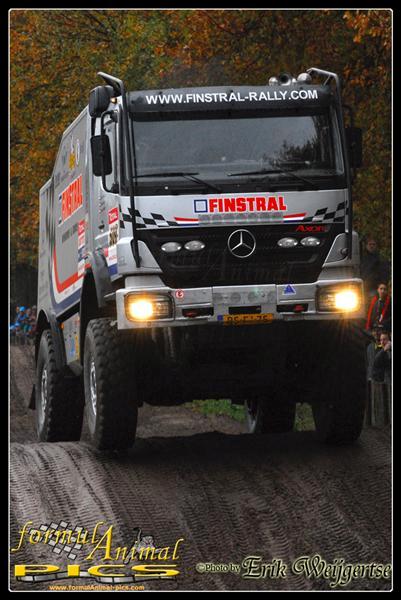 379x577 pixels (59K)