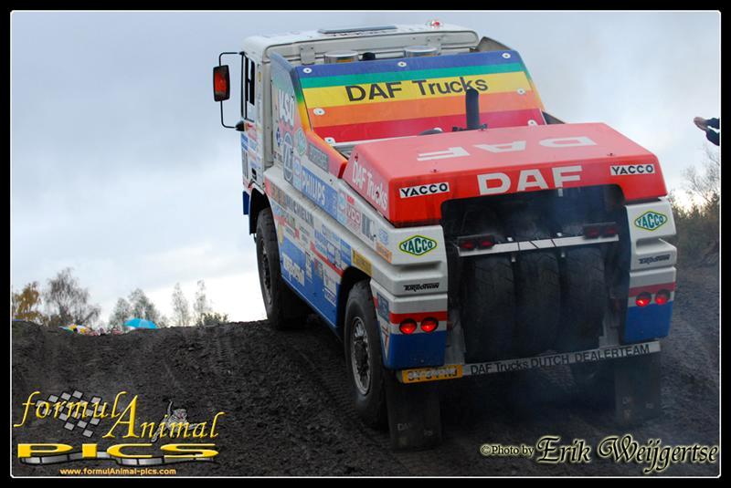 778x512 pixels (72K)