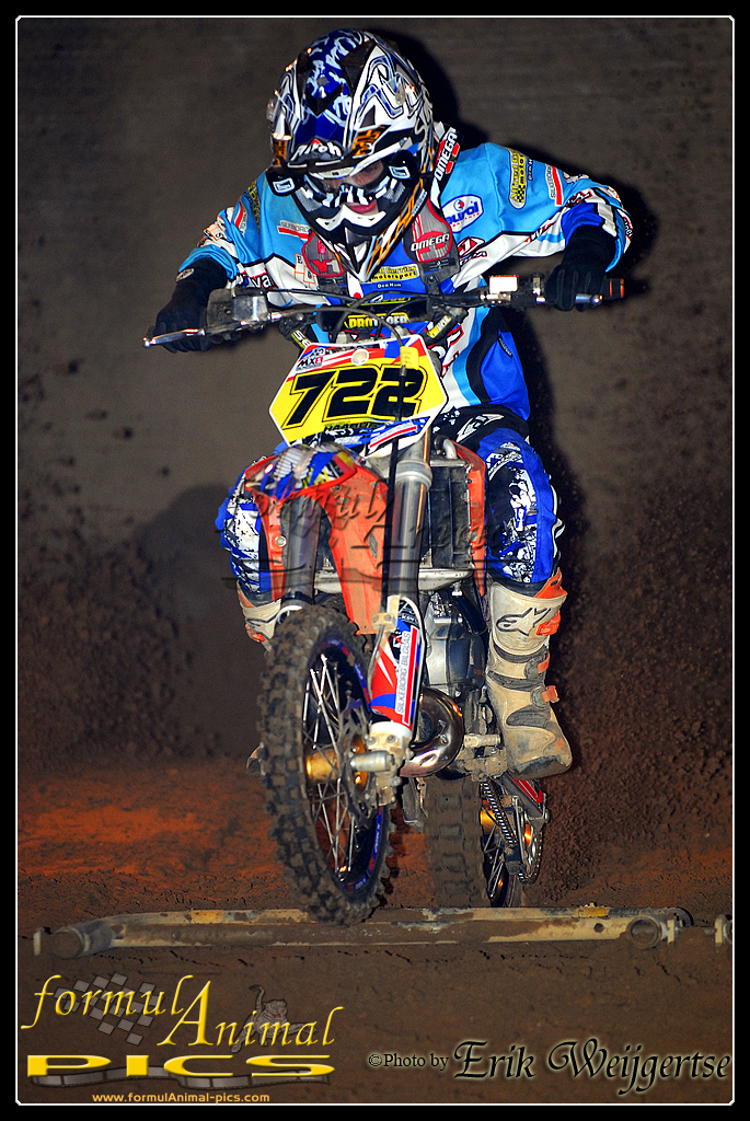 663x1001 pixels (823K)